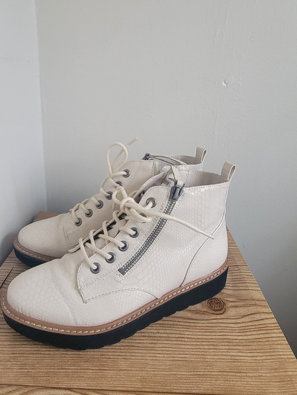 Naturalizer Eeva Porcelain Ankle Boots Women’s Size 5.5M New in Box